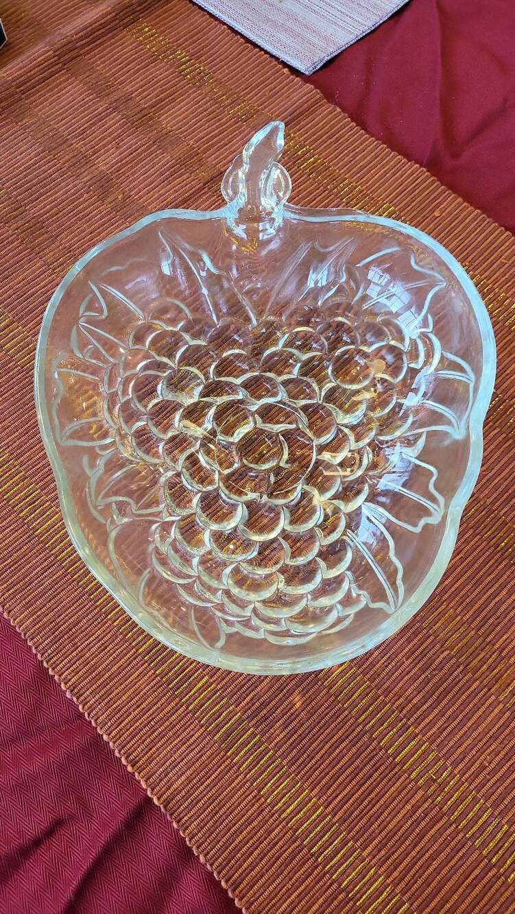 Vintage Indiana Glass Clear Crystal Grape Cluster Serving Bowl